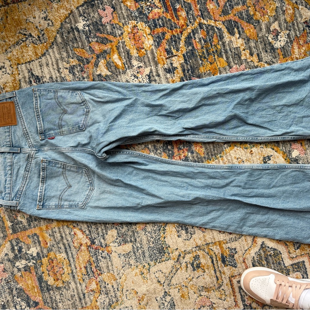 New Levi’s 70s high flare 26 length 30 light wash